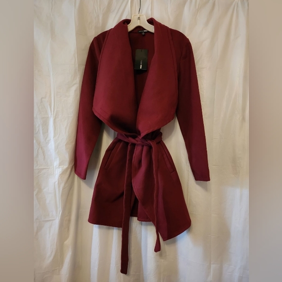 Brand New Manhattan Coat - Picture 2 of 4